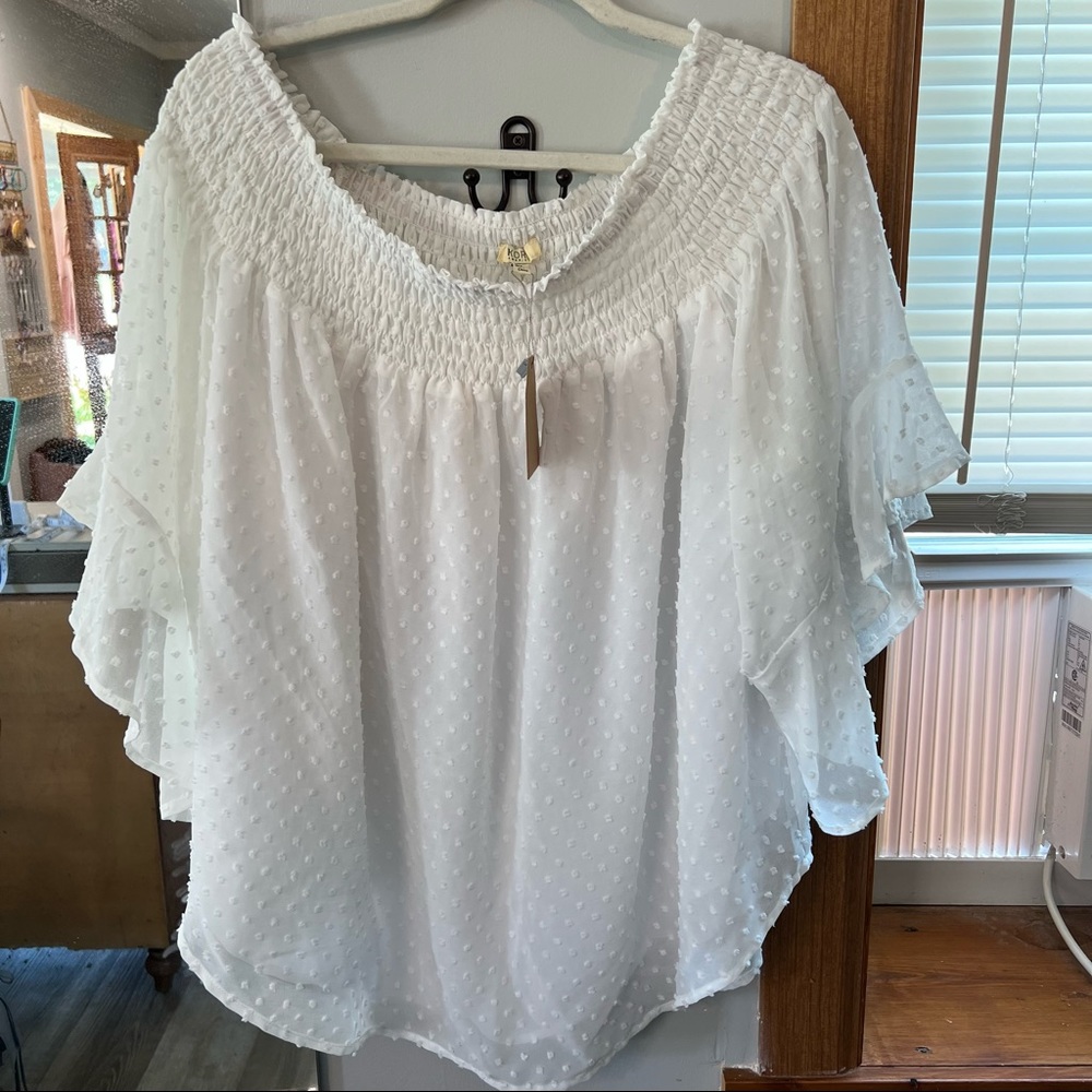 NWT Kori off shoulder top Medium